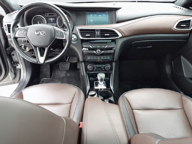 Inside QX30 Diesel  Graphite Shadow