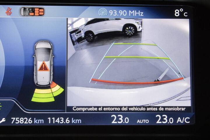 Inside C4 Grand Picasso Diesel  Blanco Banquise