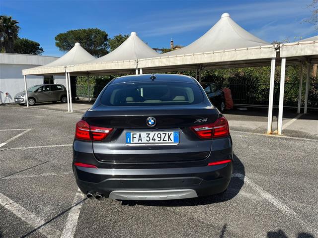 BMW X4 F26 02640639_VO38043366