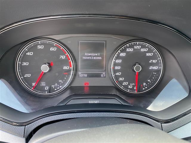 SEAT Arona 2017 02641145_VO38043366