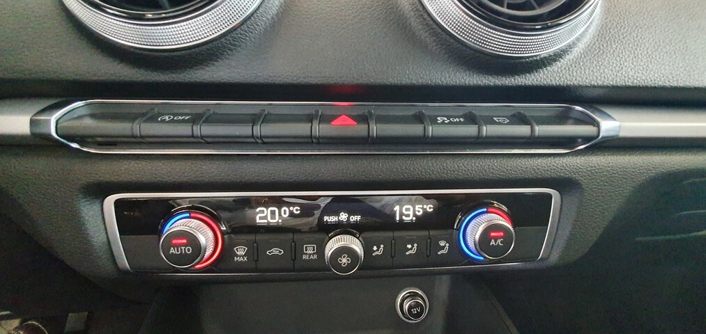 Inside A3 Sportback Diesel  Rojo tango