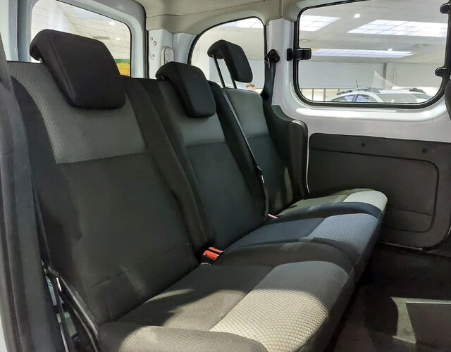 Inside Kangoo Combi Diesel  BLANCO