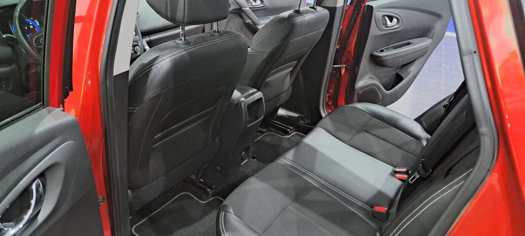 Inside Kadjar Diesel  Rojo Deseo