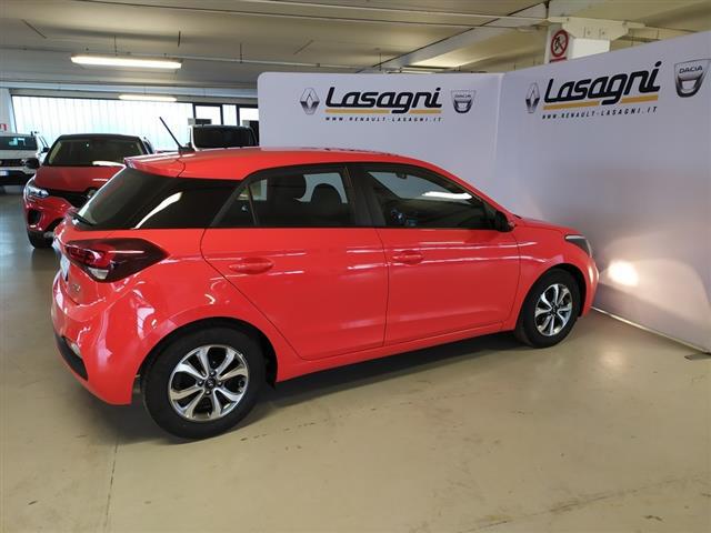 HYUNDAI i20 00008226_VO38013330