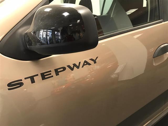 DACIA Sandero  Stepway 00006613_VO38033579