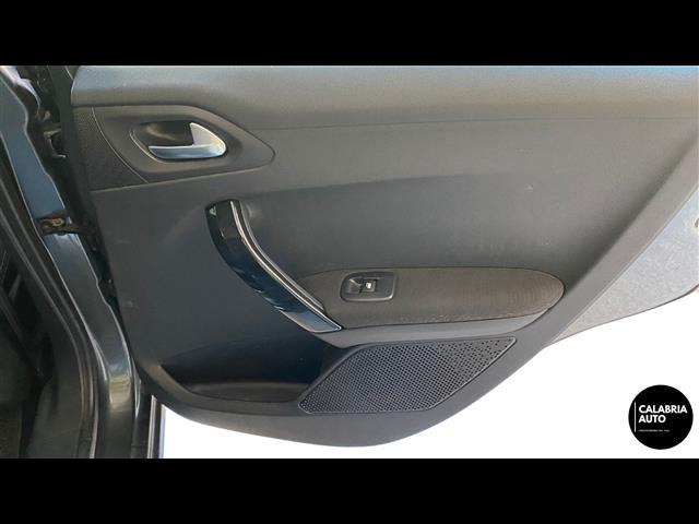 PEUGEOT 208 I 2015 00006389_VO38033579