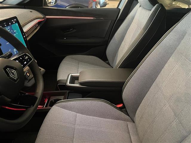 RENAULT Megane 00049758_VO38013022