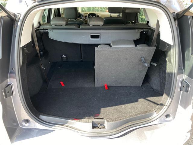 RENAULT Grand Scenic 02640936_VO38043366