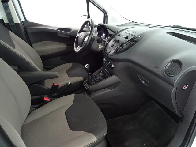 Inside Transit Courier Kombi Diesel  Blanco