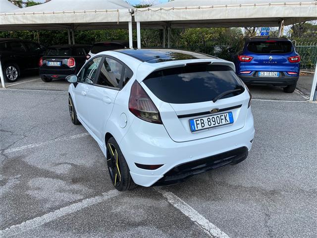 FORD Fiesta 02640814_VO38043366