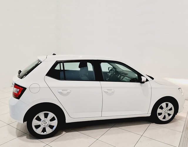 Inside Fabia  Blanco Candy