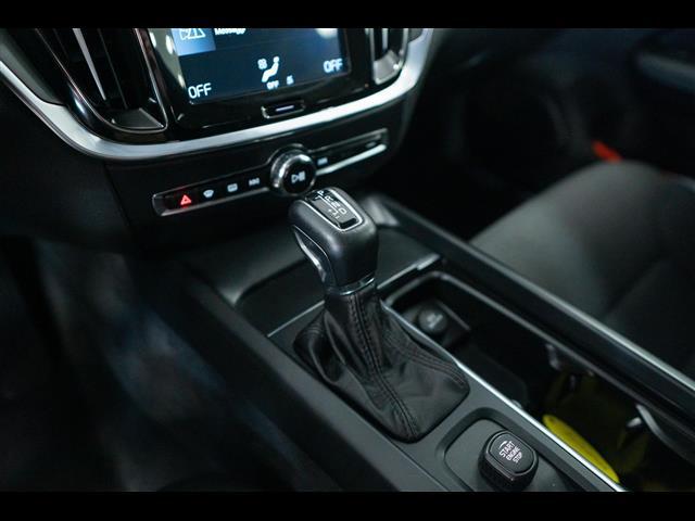 VOLVO V60 II 2019 40001231_VO38053400