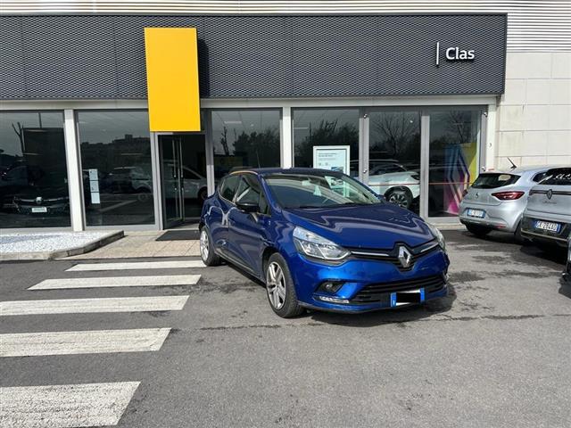 RENAULT Clio 05879927_VO38013080