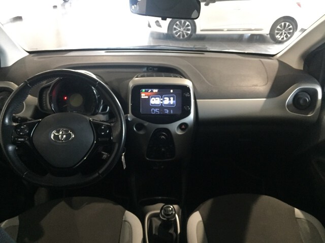 Inside Aygo  GRIS PLATINO