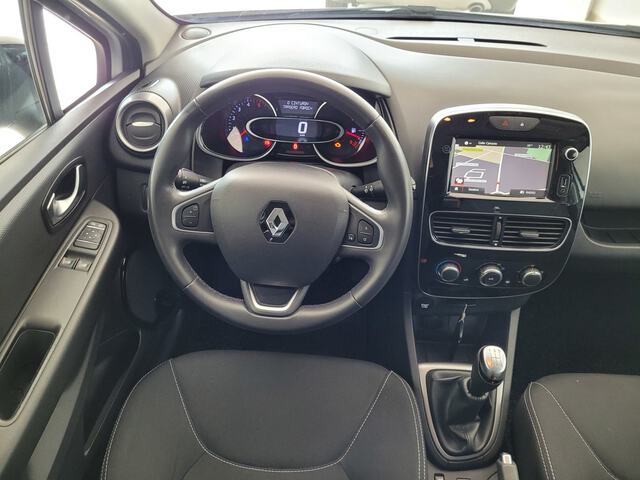 Inside Clio Sport Tourer Diesel  BLANC GLACIER
