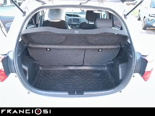 TOYOTA Yaris 00025854_VO38013018