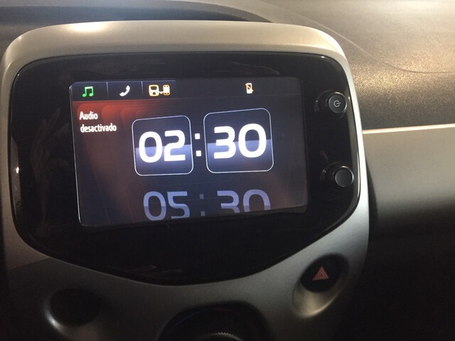 Inside Aygo  GRIS PLATINO
