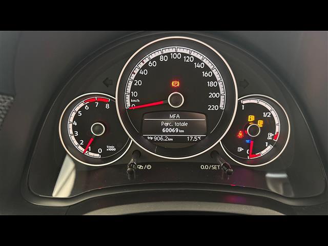 VOLKSWAGEN up  5p 2017 04998197_VO38013058