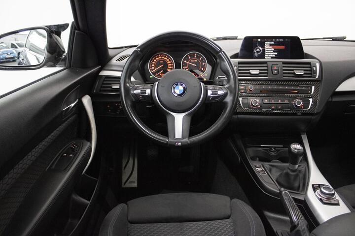 Inside Serie 1 F21 3p. Diesel  Platinsilber