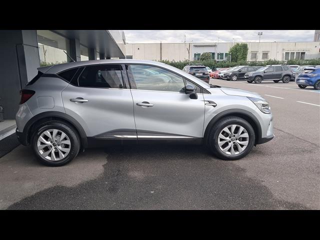 RENAULT Captur 02490824_VO38013041