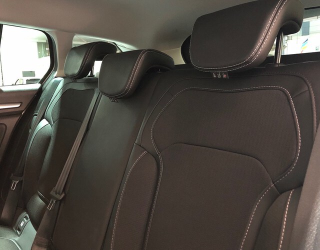 Inside Mégane Sport Tourer Híbrido Enchufable  Gris Highland