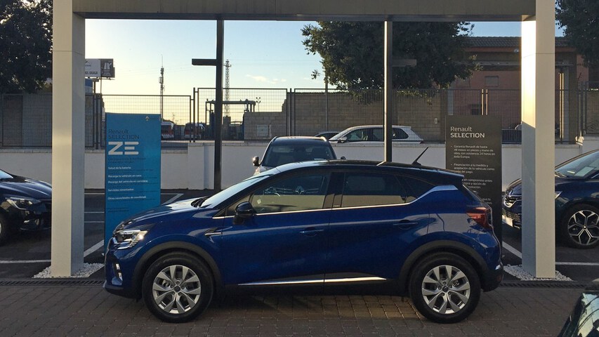 Outside Captur  Azul Rayo con techo 
