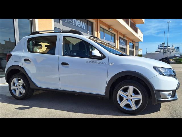 DACIA Sandero 00819947_VO38013074