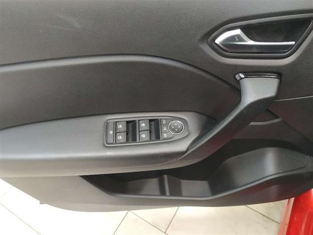 RENAULT Captur 00507550_VO38013054