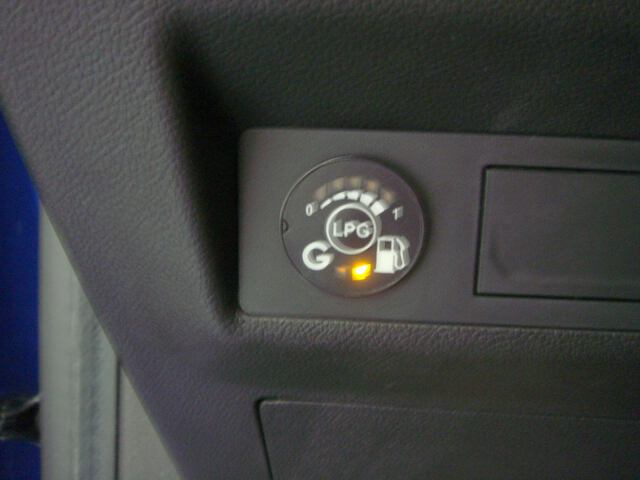 Inside Captur Gasolina/gas  Azul Rayo con techo 