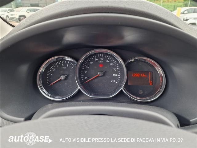 DACIA Sandero 01090799_VO38013498