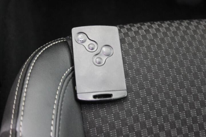 Inside Clio Sport Tourer  Gris Titanium