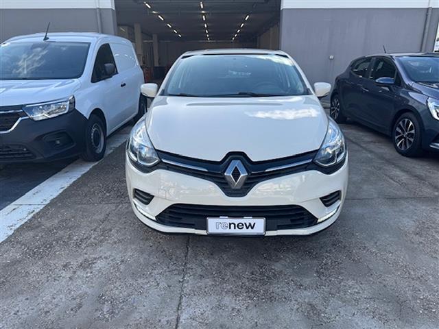 RENAULT Clio 01004641_VO38043406