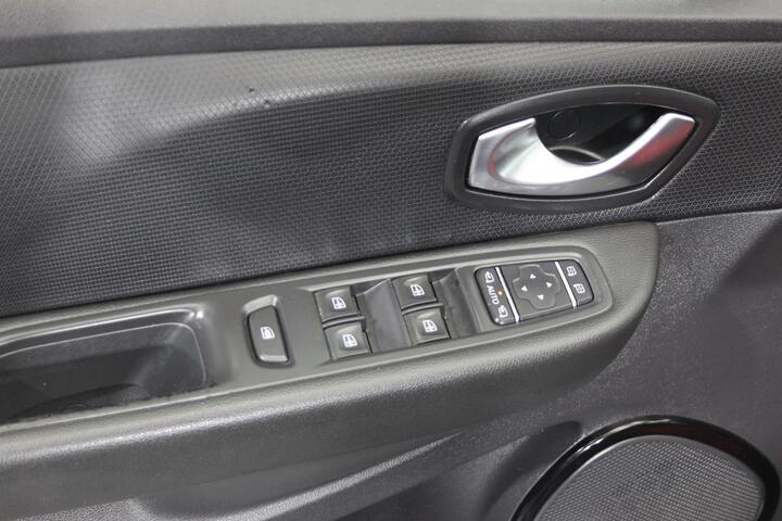 Inside Clio Sport Tourer  Gris Titanium