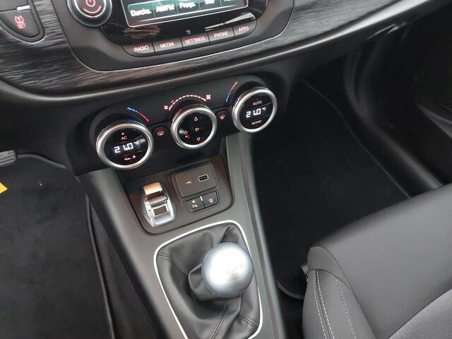 Außenausstattung Giulietta Alfa-White           grau