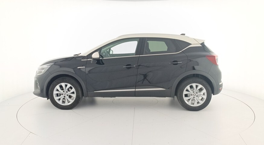 Outside Captur  NEGRO