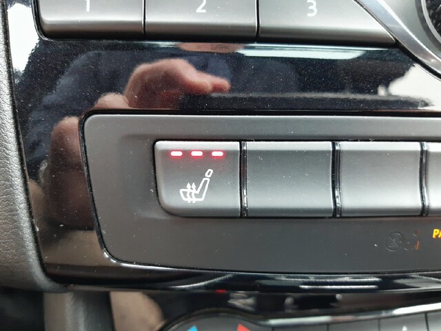 Inside QX30 Diesel  Graphite Shadow