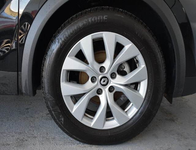 Outside Captur  NEGRO