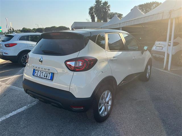 RENAULT Captur 02640727_VO38043366