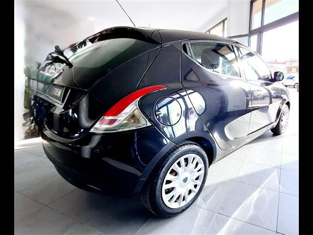LANCIA Ypsilon 00760406_VO38013074