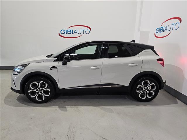 RENAULT Captur 02416181_VO38013170