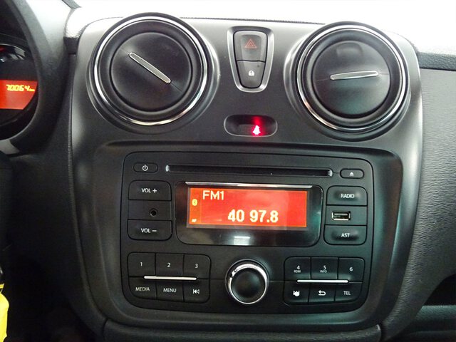 Inside Lodgy  BLANCO
