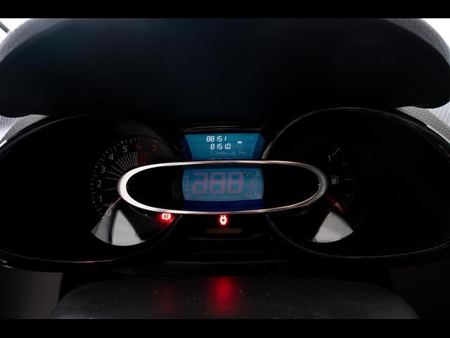 RENAULT Clio 00094543_VO38013437