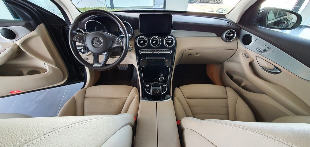 Inside Clase GLC X253 Diesel  Negro Obsidiana