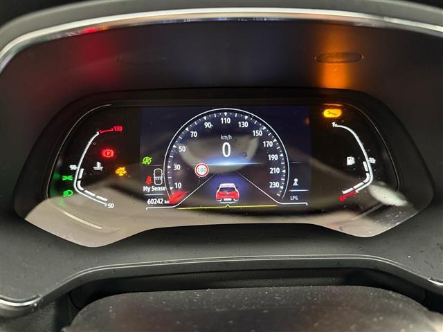 RENAULT Captur 00014643_VO38023184
