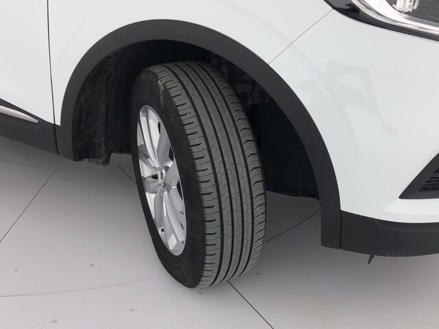 Outside Kadjar Diesel  Blanco Glaciar