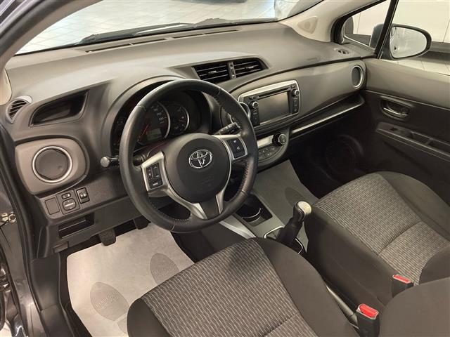 TOYOTA Yaris 00014618_VO38013022