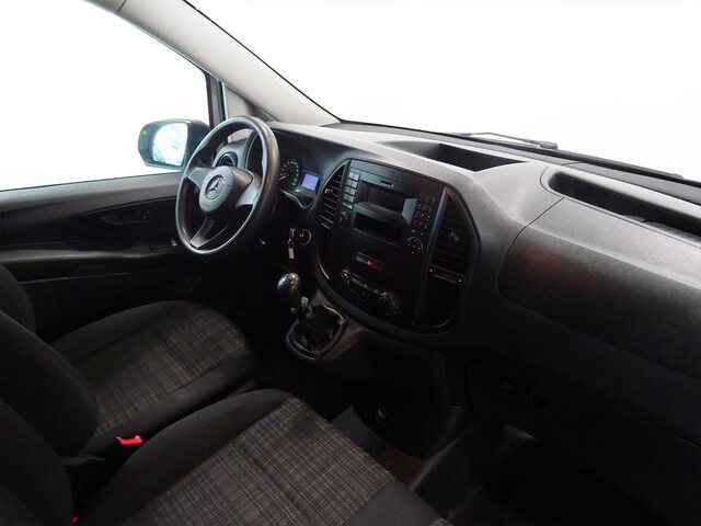Inside Vito Furgón Diesel  Blanco puro