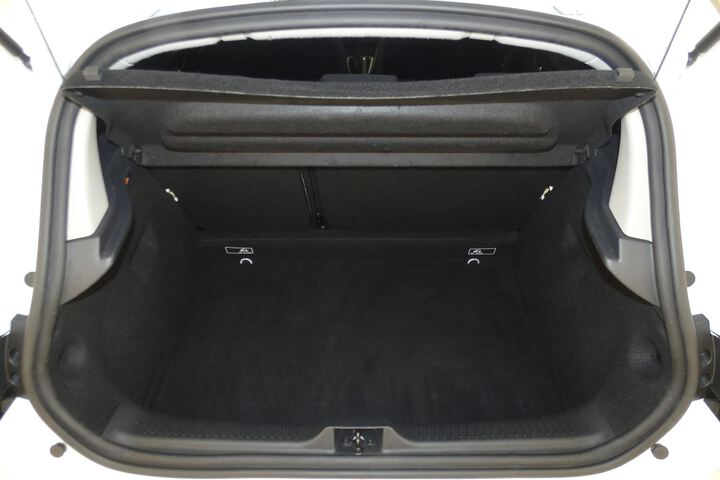 Inside Clio  Blanco