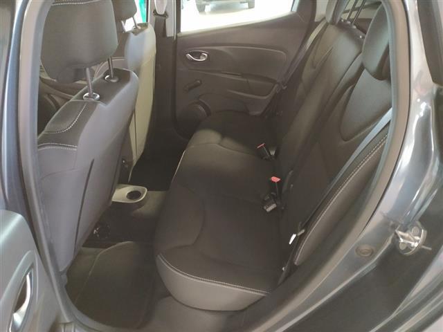 RENAULT Clio 00008160_VO38013330