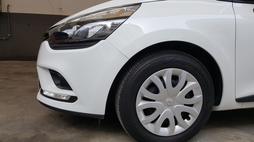 Outside Clio Diesel  Blanco Casablanca